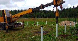 Закручивание винтовых свай в Наро-Фоминск. Аренда машины для закручивания свай цена от 2857 руб